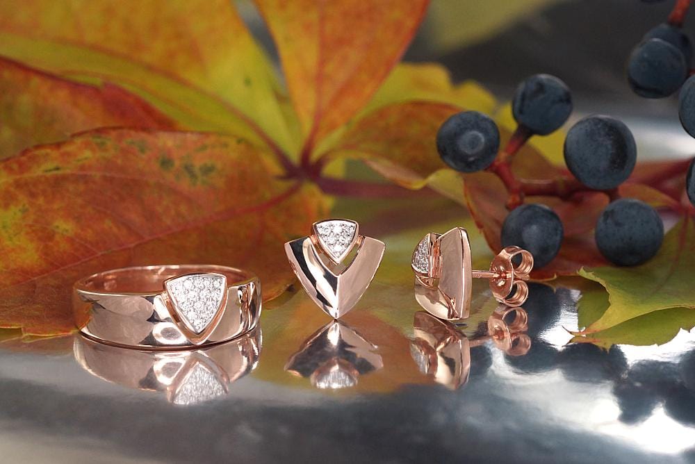 Kullast naelkõrvarõngad #1201008(Au-R+PRh-W)_DI, Punane Kuld 585°, roodium (kate) , Briljant - Premiumkellad